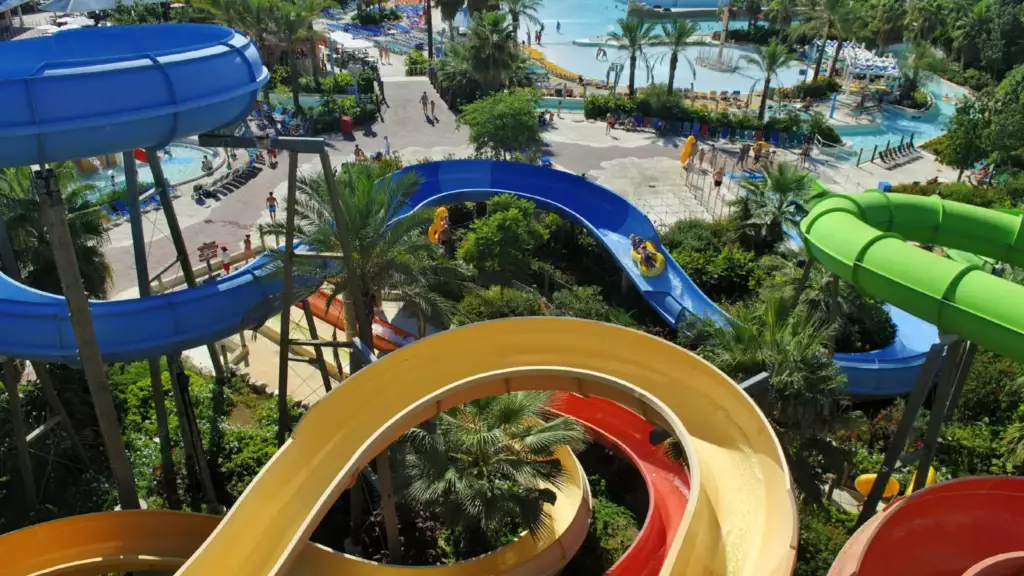 Toboggans du parc aquatique Caribe Aquatic Park