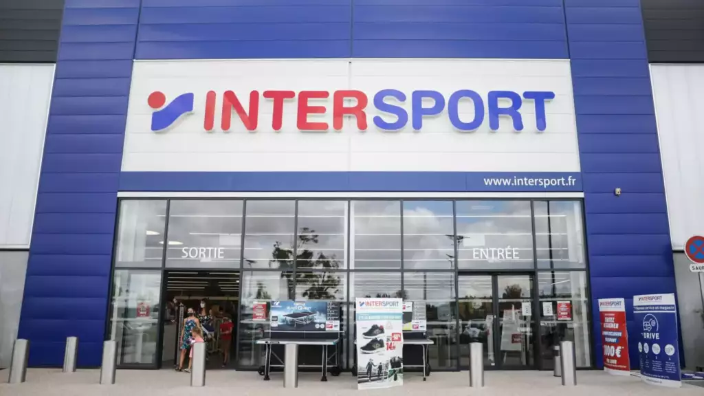 Façade d'un magasin Intersport
