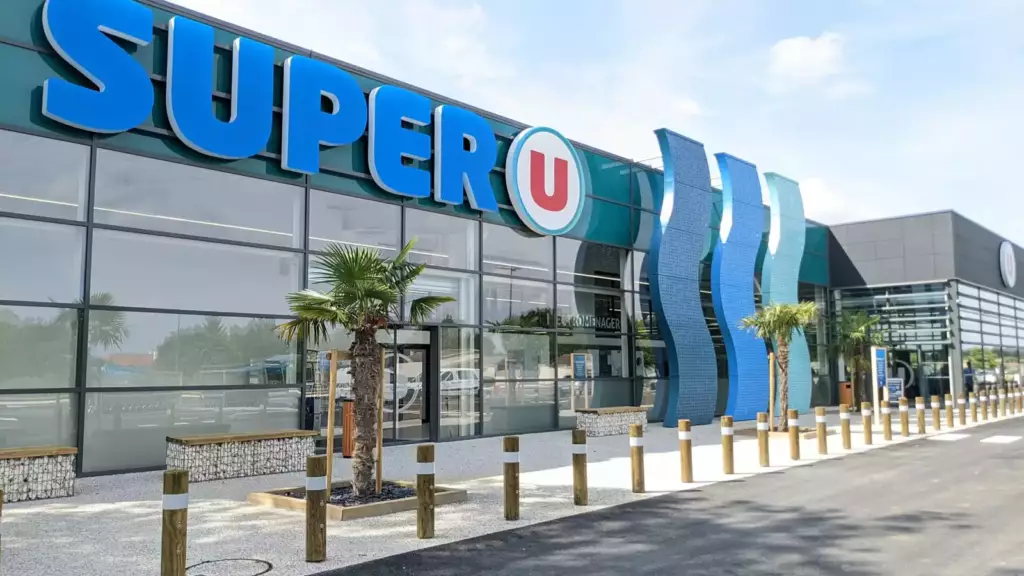 Façade d'un magasin Super U