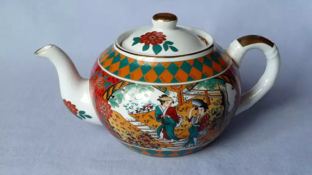 Théière décorée