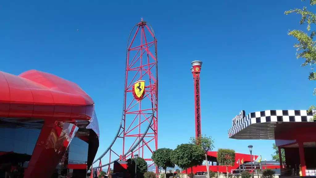 La tour Red Force de Ferrari Land