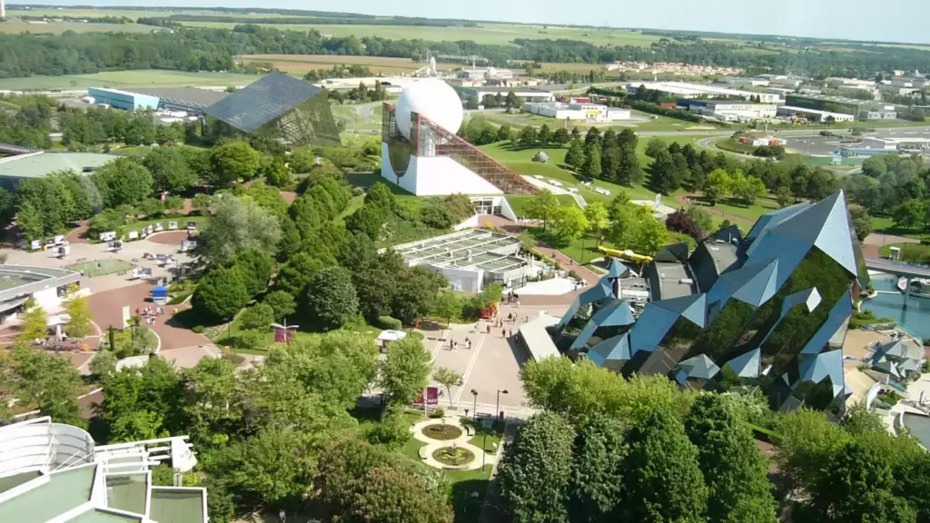 Vue aérienne du parc du Futuroscope