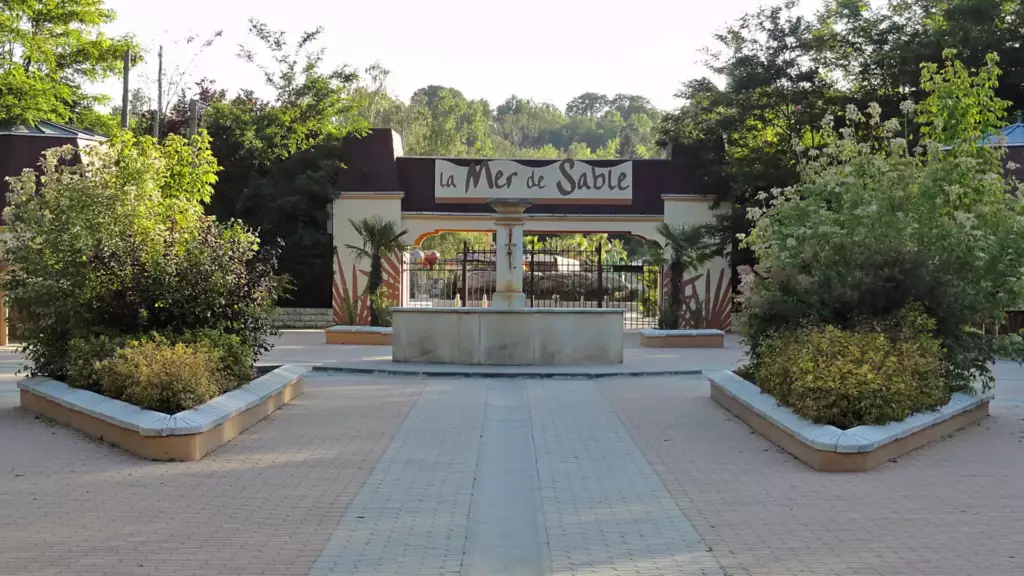 L'entrée du parc La Mer de Sable