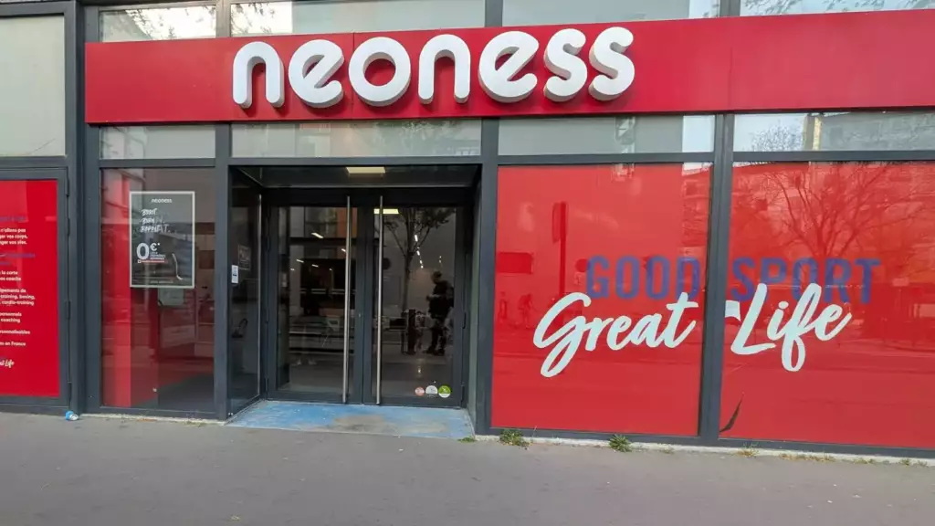 Façade d'une salle Neoness