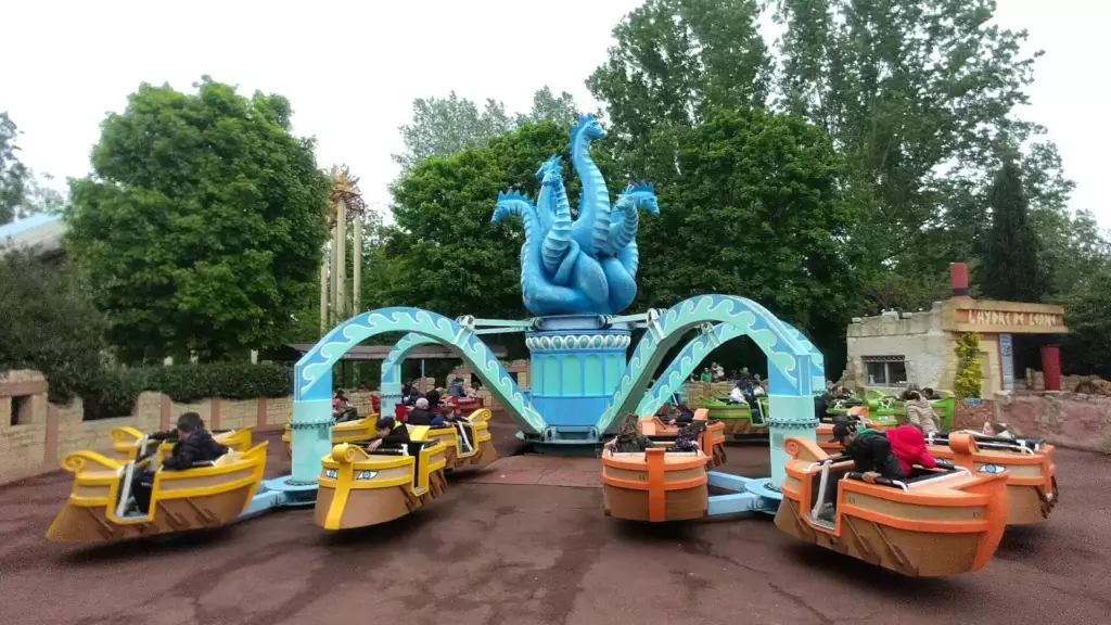 L'attraction L'Hydre de Lerne au Parc Astérix