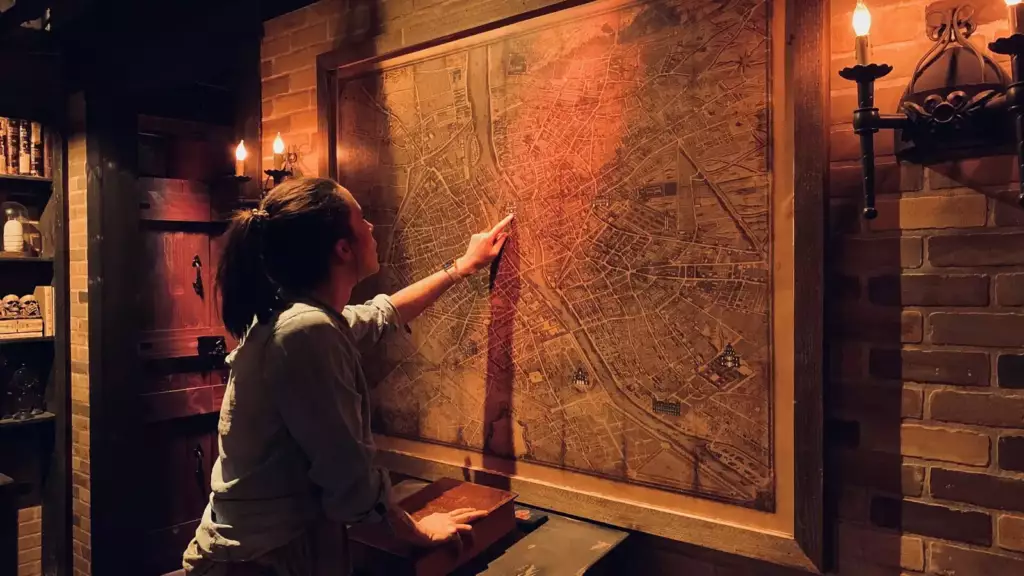 Joueur devant une énigme dans une salle d'escape game